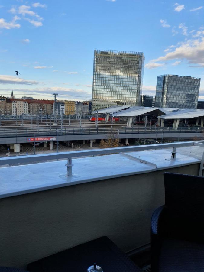Smarte Dachgeschosswohnung Mit 2 Terrassen Direkt Am Hauptbahnhof Viena