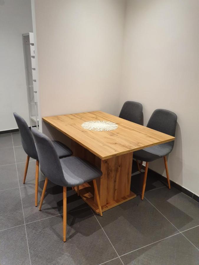 Smarte Dachgeschosswohnung Mit 2 Terrassen Direkt Am Hauptbahnhof * Viena